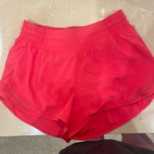 Lululemon lipgloss high rise hotty hot shorts NWOT